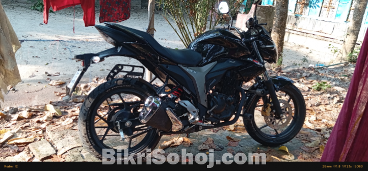 Gixxer monotone